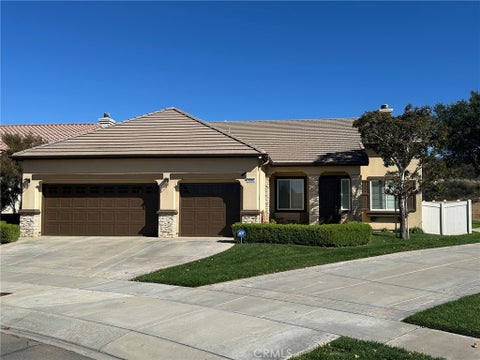 Photo of 1660 Golden Way WAY, Beaumont, CA 92223 (MLS # CV26231061)
