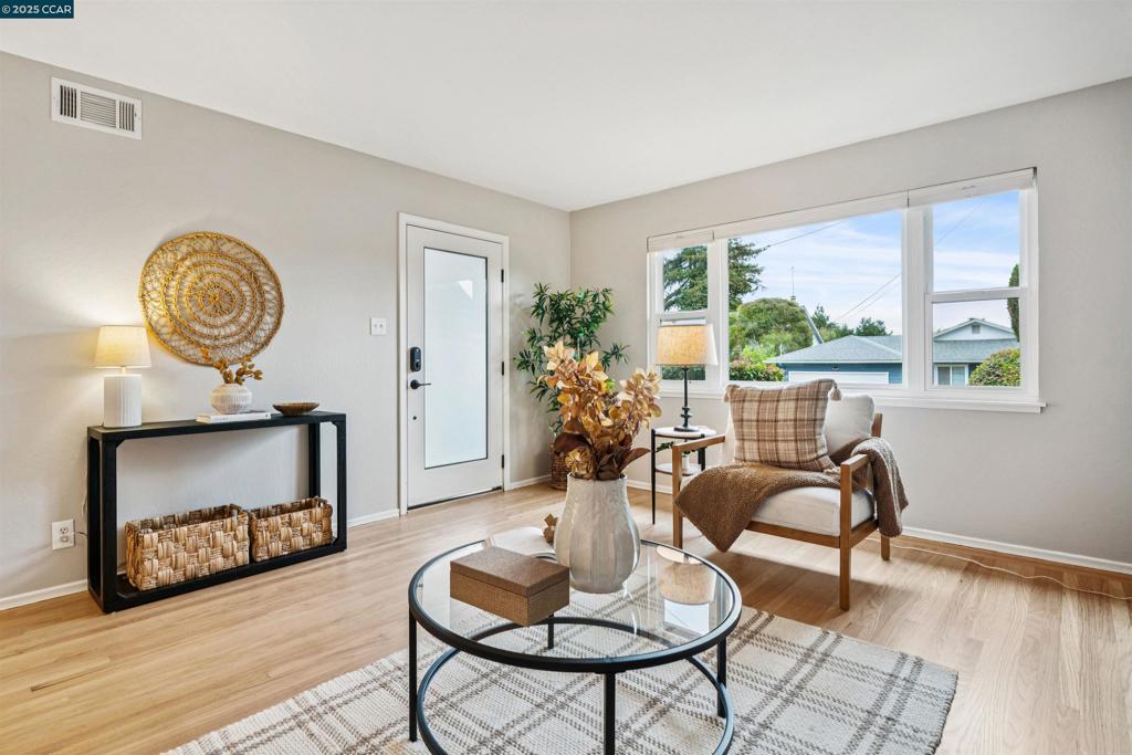 MAY VALLEY - Residential