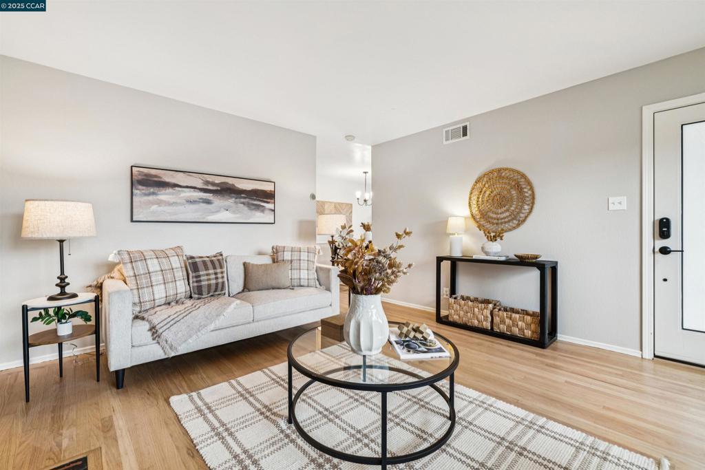 MAY VALLEY - Residential