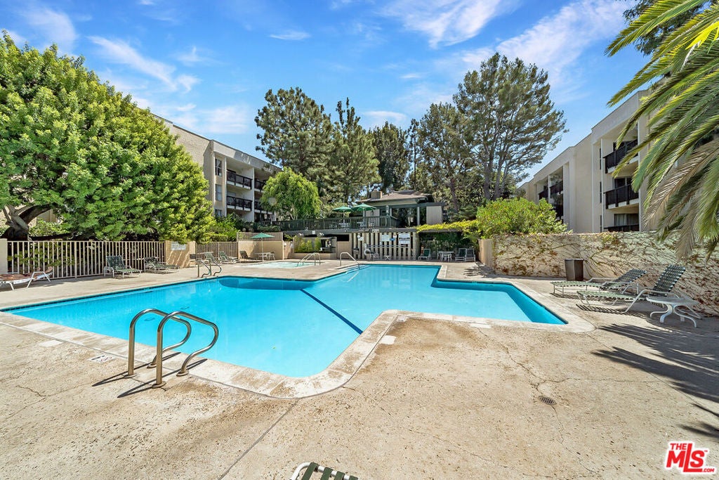 8313 Raintree Circle, Culver City CA 90230
