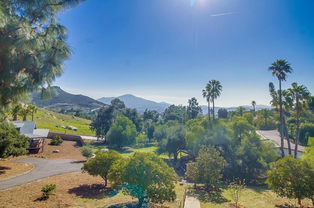 1050 Vista Sierra Drive