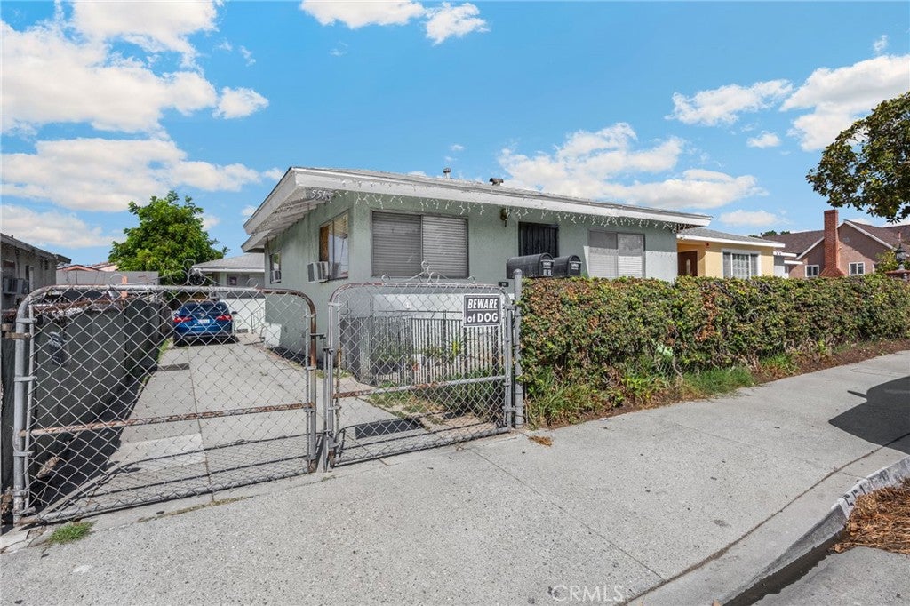 549 Hoefner AVE