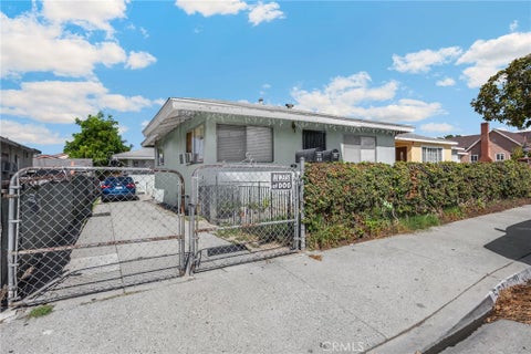 Photo of 549 Hoefner AVE, Los Angeles, CA 90022 (MLS # OC26197298)