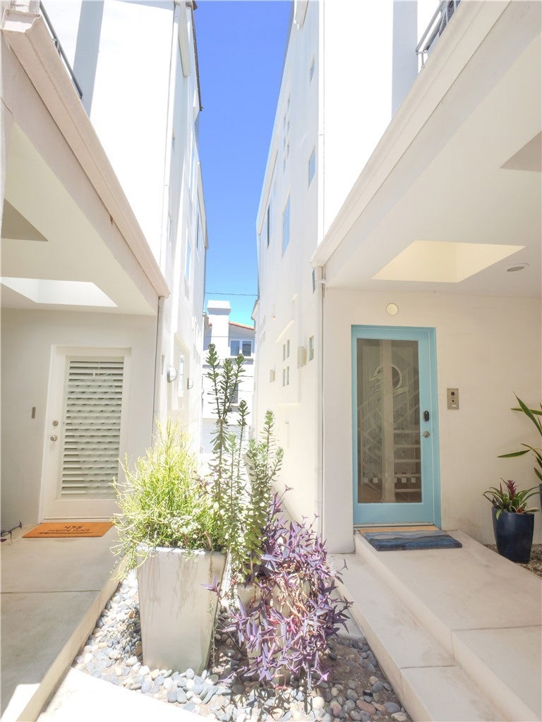 440 Marine Place