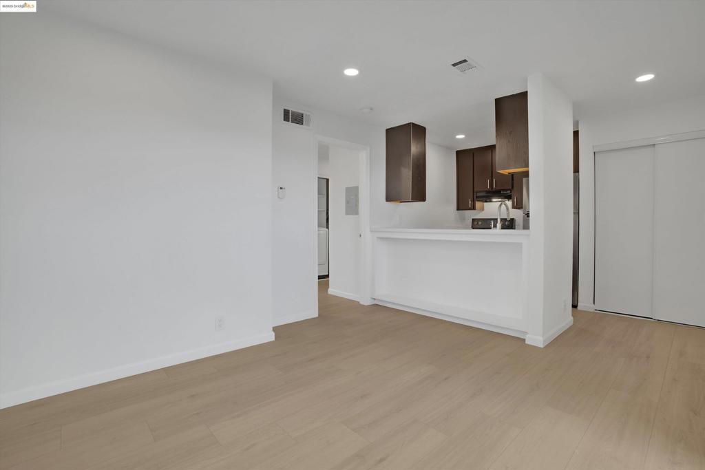 HAYWARD - Residential