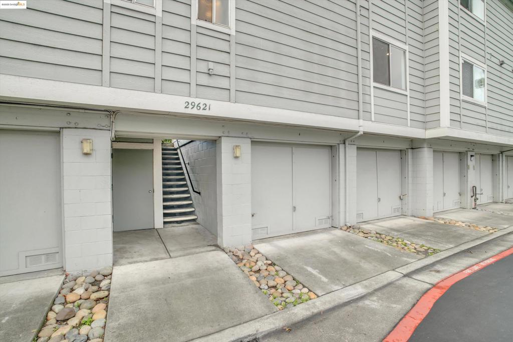 HAYWARD - Residential