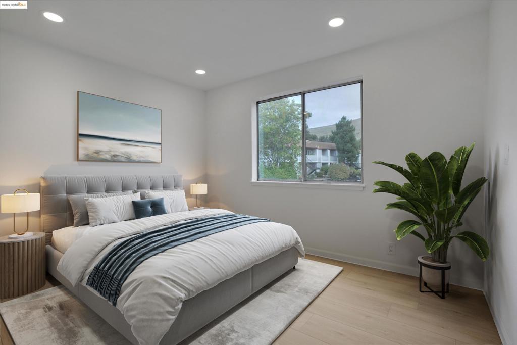 HAYWARD - Residential