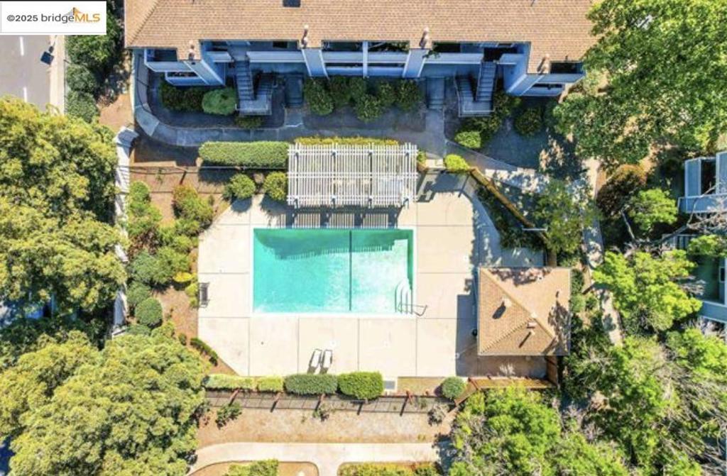 HAYWARD - Residential