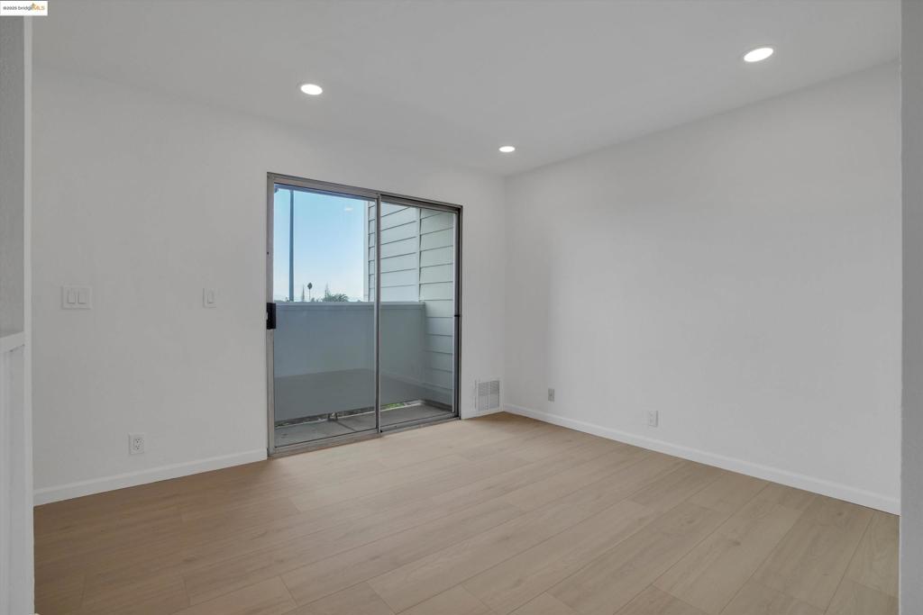 HAYWARD - Residential