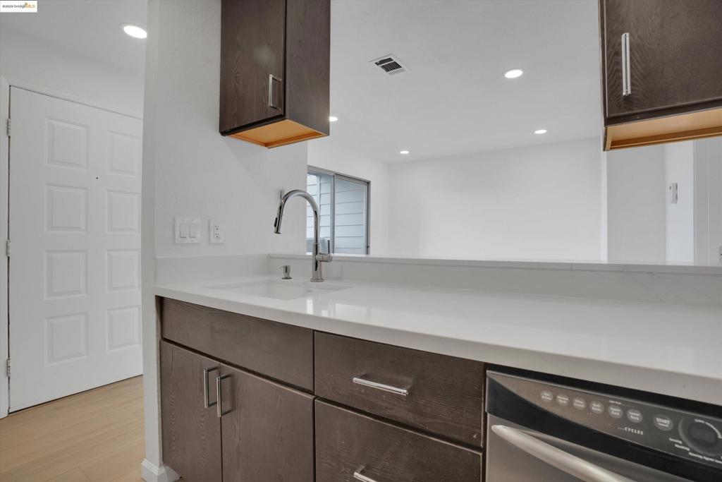 HAYWARD - Residential