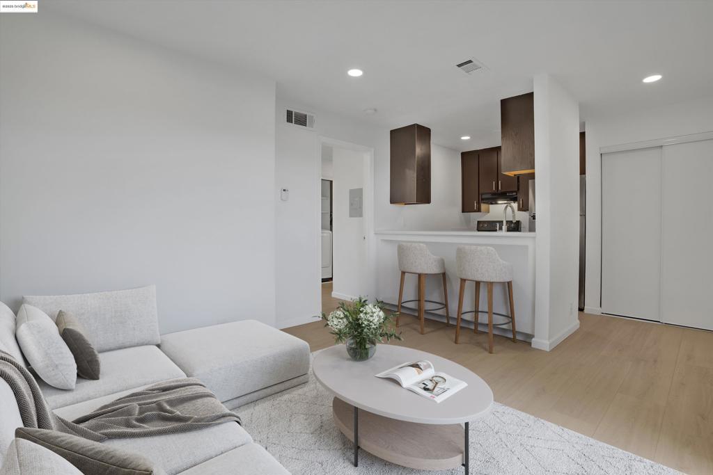 HAYWARD - Residential