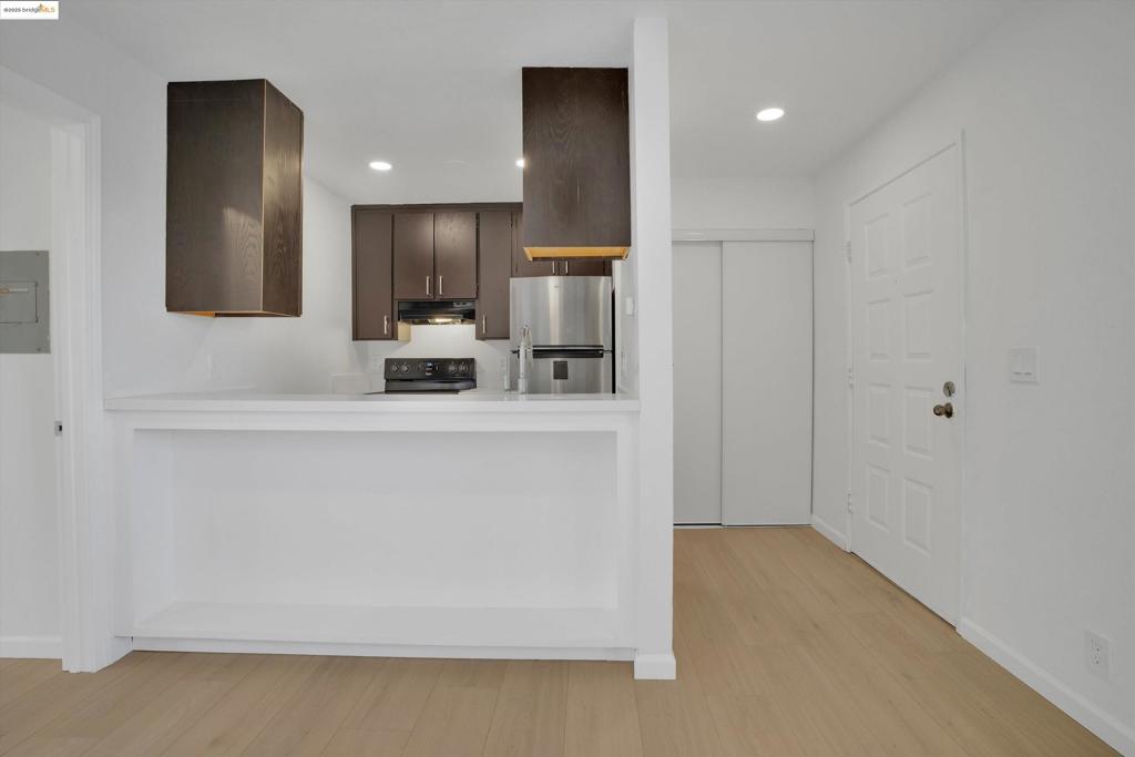 HAYWARD - Residential