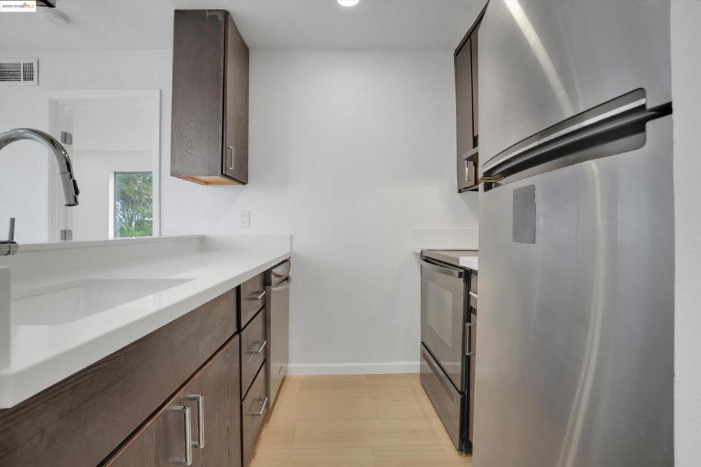 HAYWARD - Residential