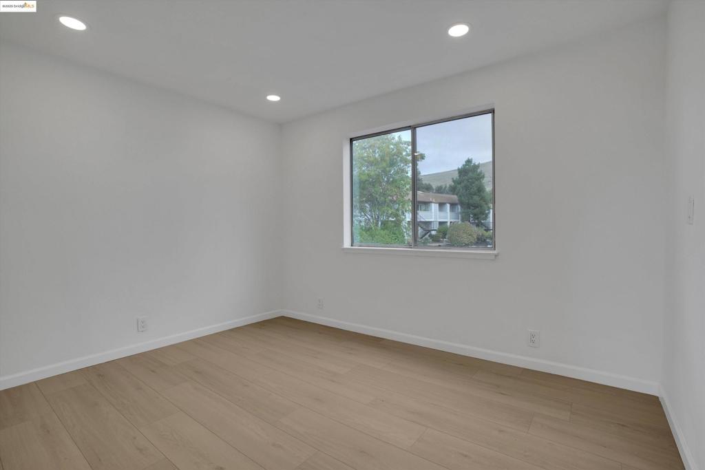 HAYWARD - Residential