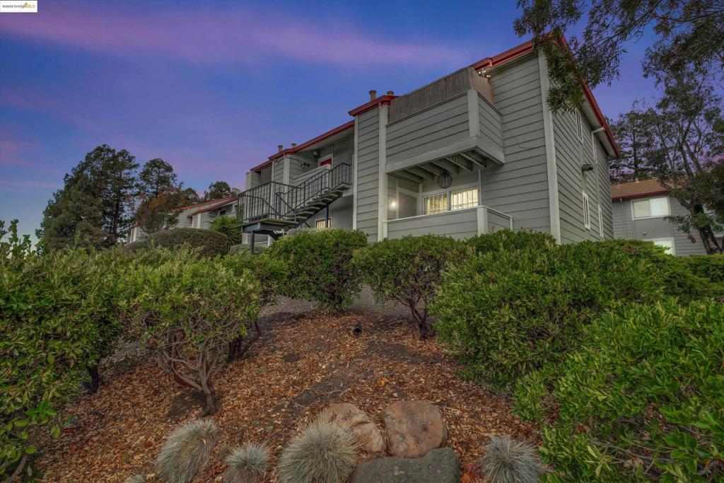 HAYWARD - Residential