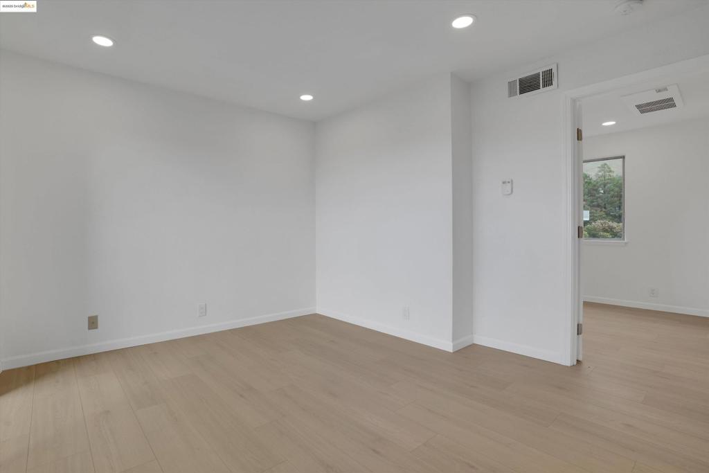 HAYWARD - Residential