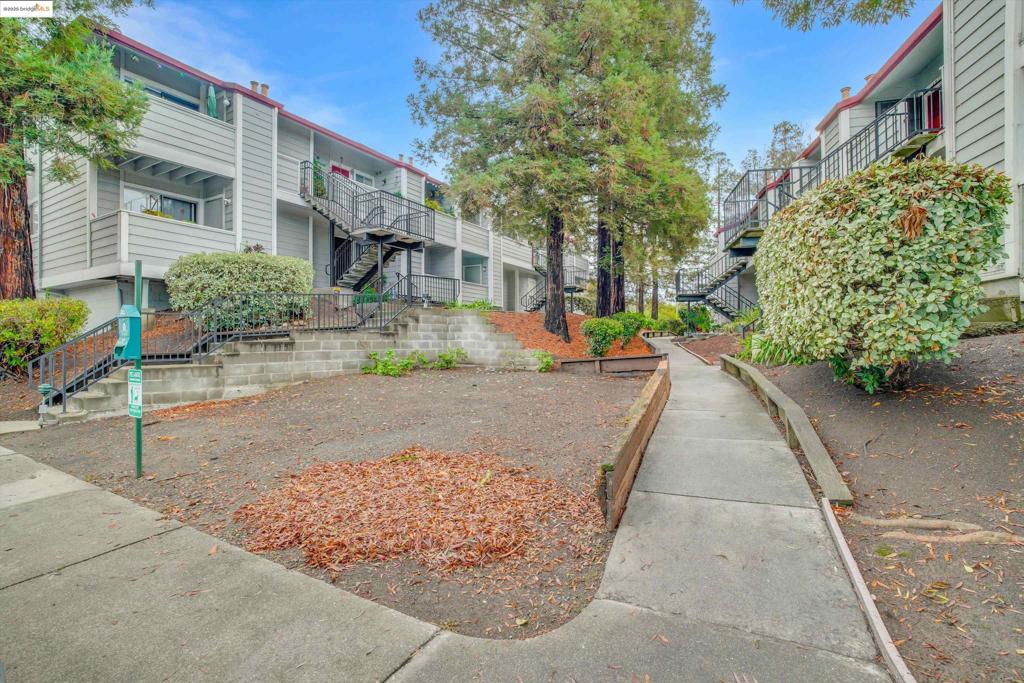 HAYWARD - Residential