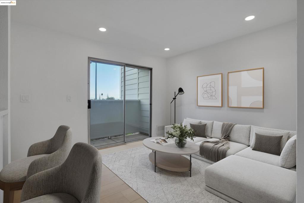 HAYWARD - Residential