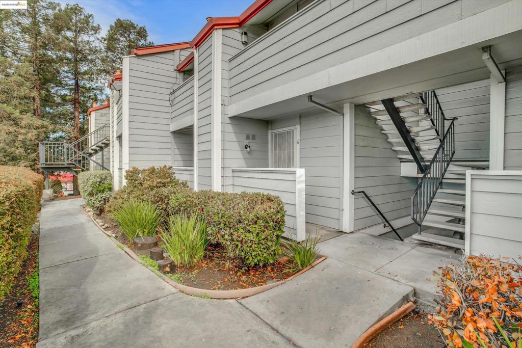 HAYWARD - Residential