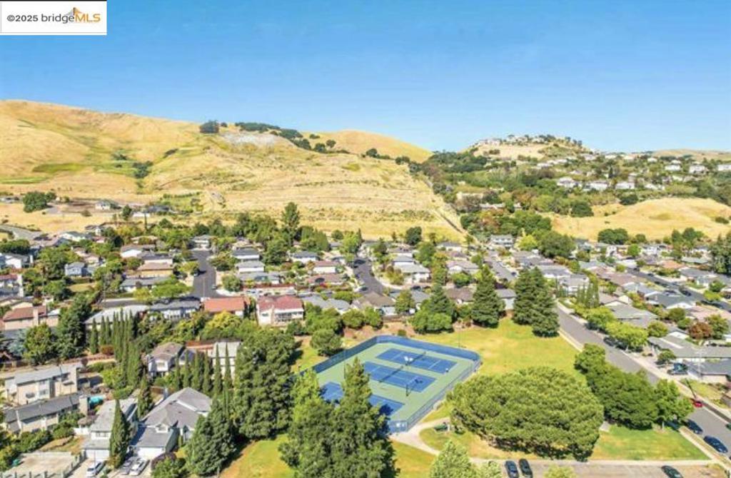 HAYWARD - Residential