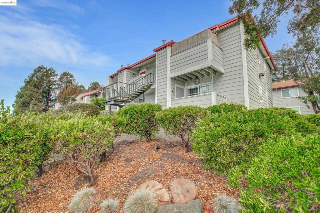 HAYWARD - Residential