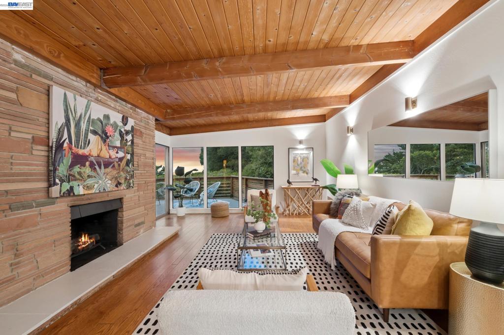 2800 Steinmetz Way, Oakland CA 94602