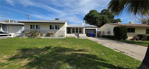 Photo of 6821 Elmwood Rd, San Bernardino, CA 92404 (MLS # IG26040397)