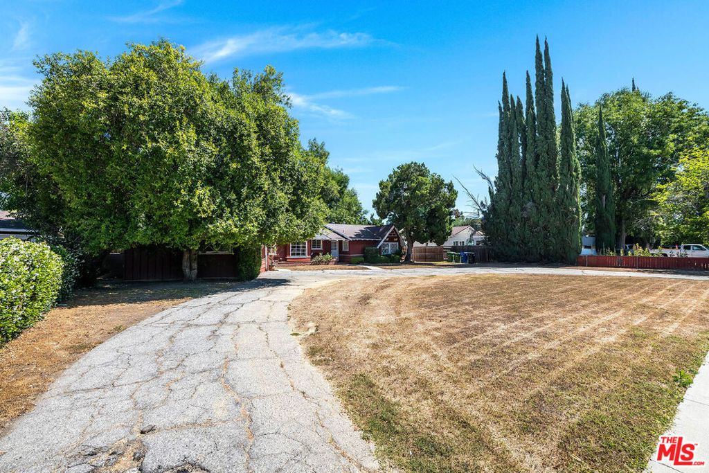 Photo of 22501 Victory Boulevard, West Hills, CA 91307 (MLS # 26836813)