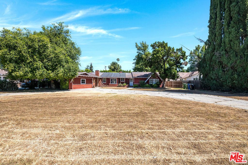 Photo of 22501 Victory Boulevard, West Hills, CA 91307 (MLS # 26836813)