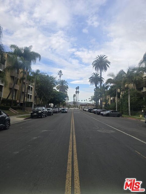 Photo of 320 S Ardmore Avenue #216, Los Angeles, CA 90020 (MLS # 26102920)