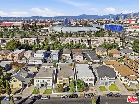 Photo of 605 W 41st Street, Los Angeles, CA 90037 (MLS # 25620475)