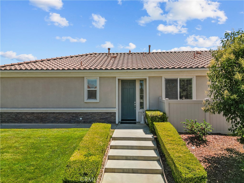 1195 Cliffrose Way