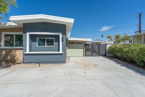 Photo of 73400 Algonquin Place, Thousand Palms, CA 92276 (MLS # 219152295DA)