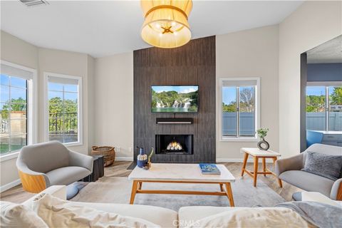 22553 Pearson Court Saugus CA 91350