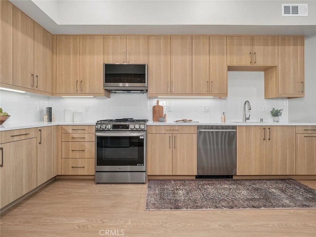 149 2nd Street N