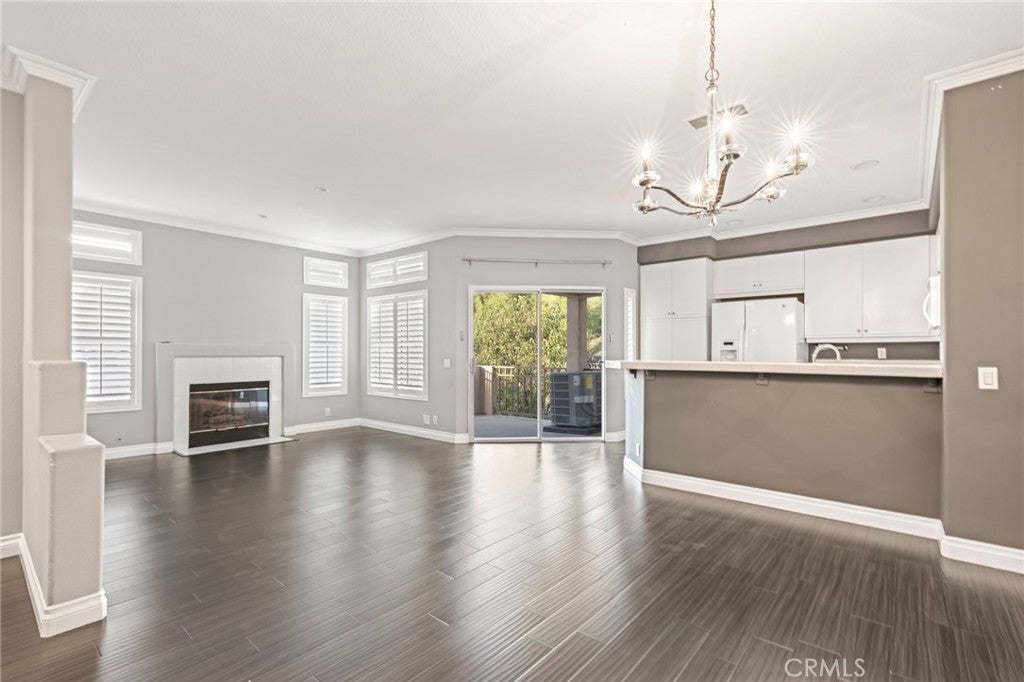 1136 S Country Glen