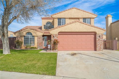 Photo of 1109 E Kildare St, Lancaster, CA 93535 (MLS # SR26027651)