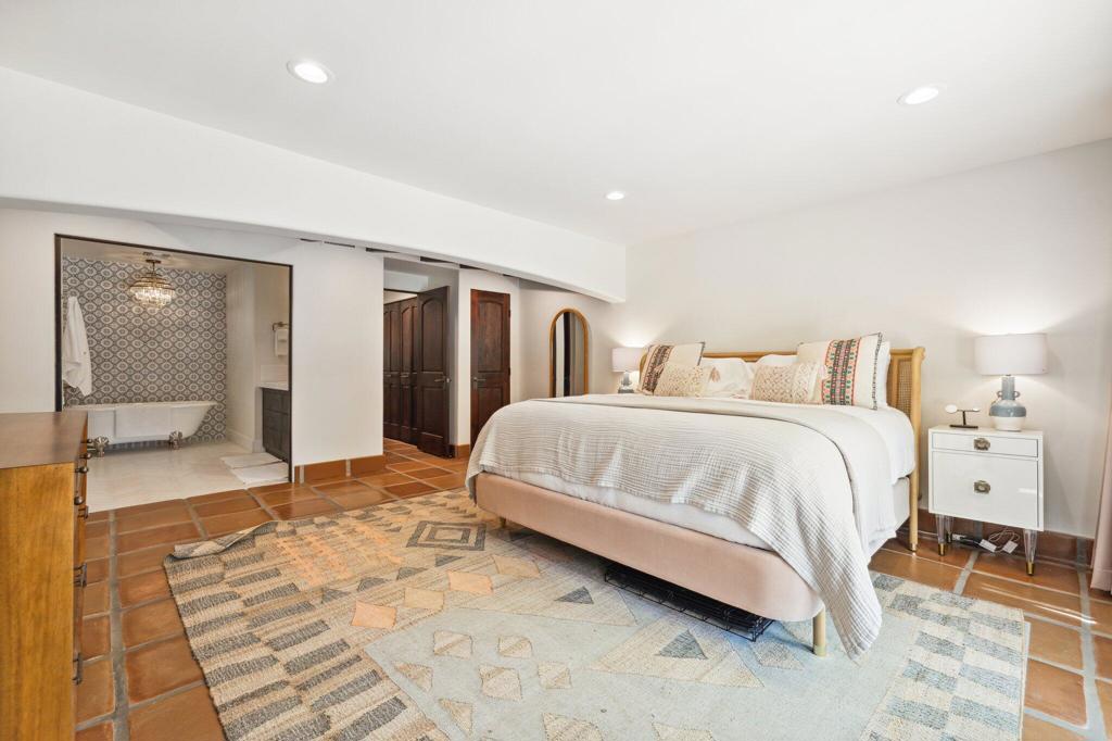 Old Las Palmas - Residential Lease