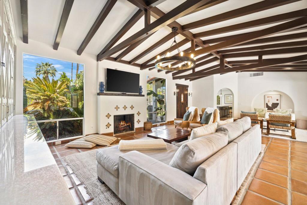 Old Las Palmas - Residential Lease