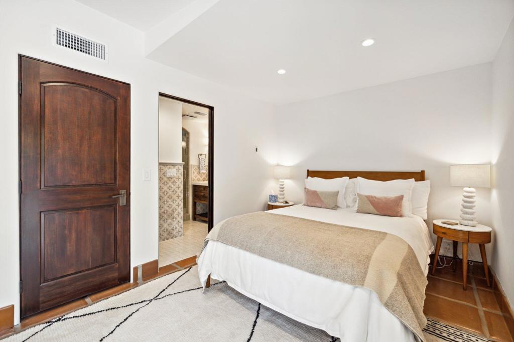 Old Las Palmas - Residential Lease