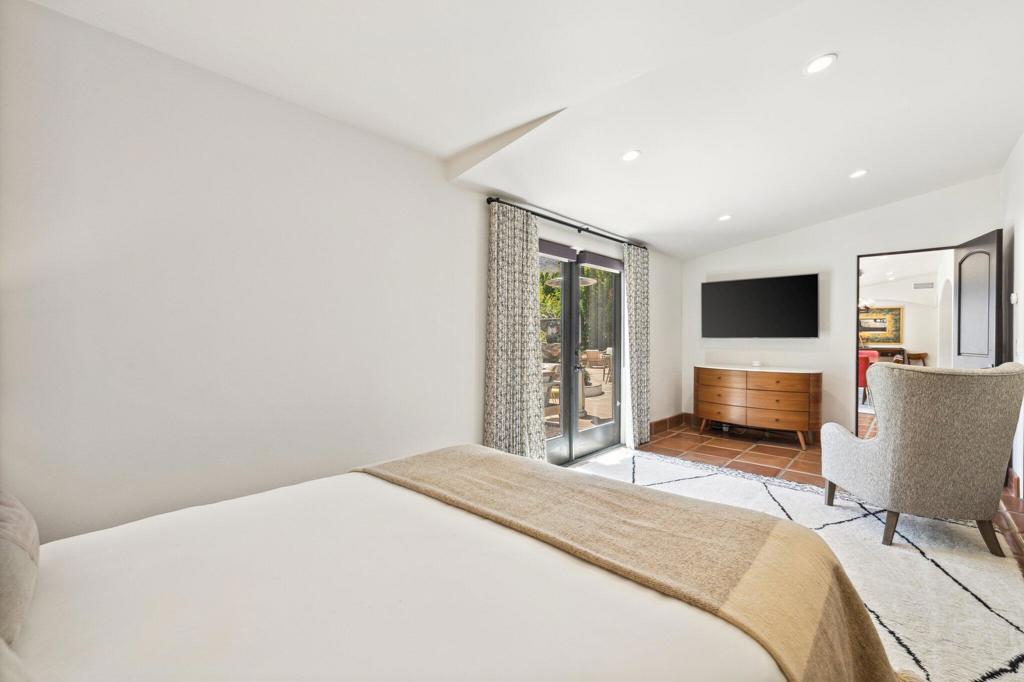 Old Las Palmas - Residential Lease