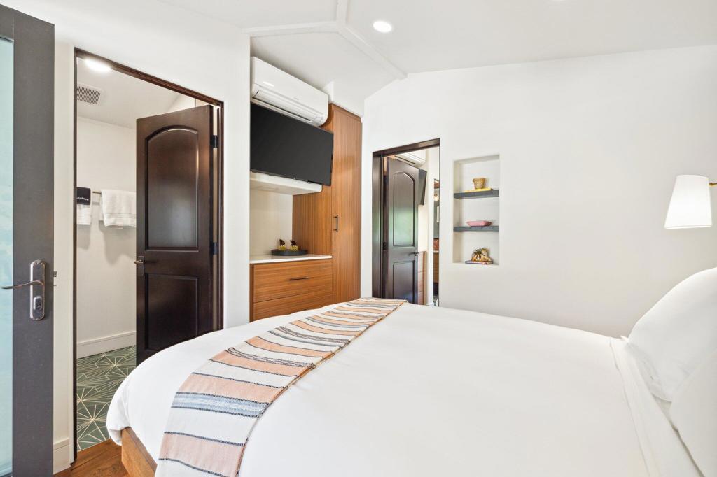 Old Las Palmas - Residential Lease