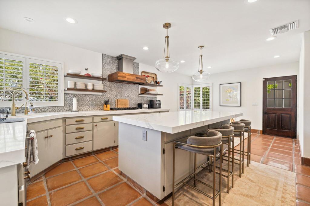 Old Las Palmas - Residential Lease