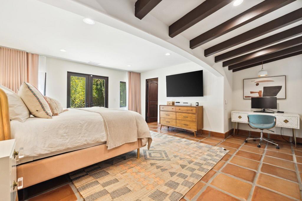 Old Las Palmas - Residential Lease