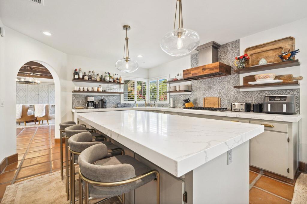 Old Las Palmas - Residential Lease