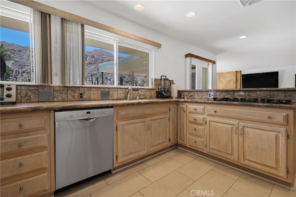 Indian Wells C.C. (32509) - Residential Lease