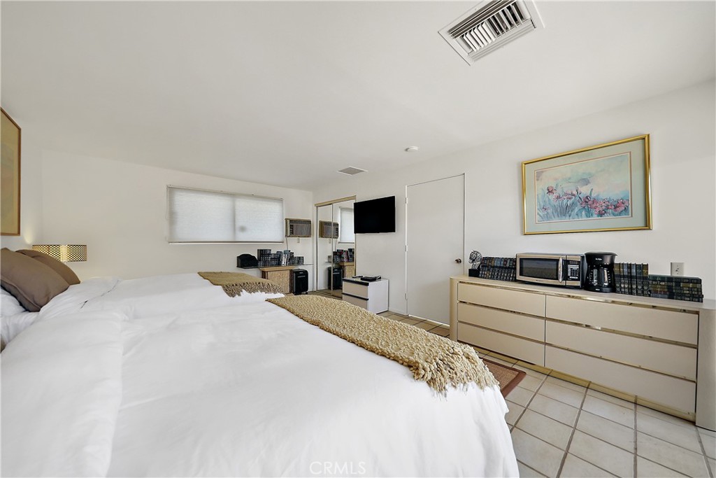 Indian Wells C.C. (32509) - Residential Lease