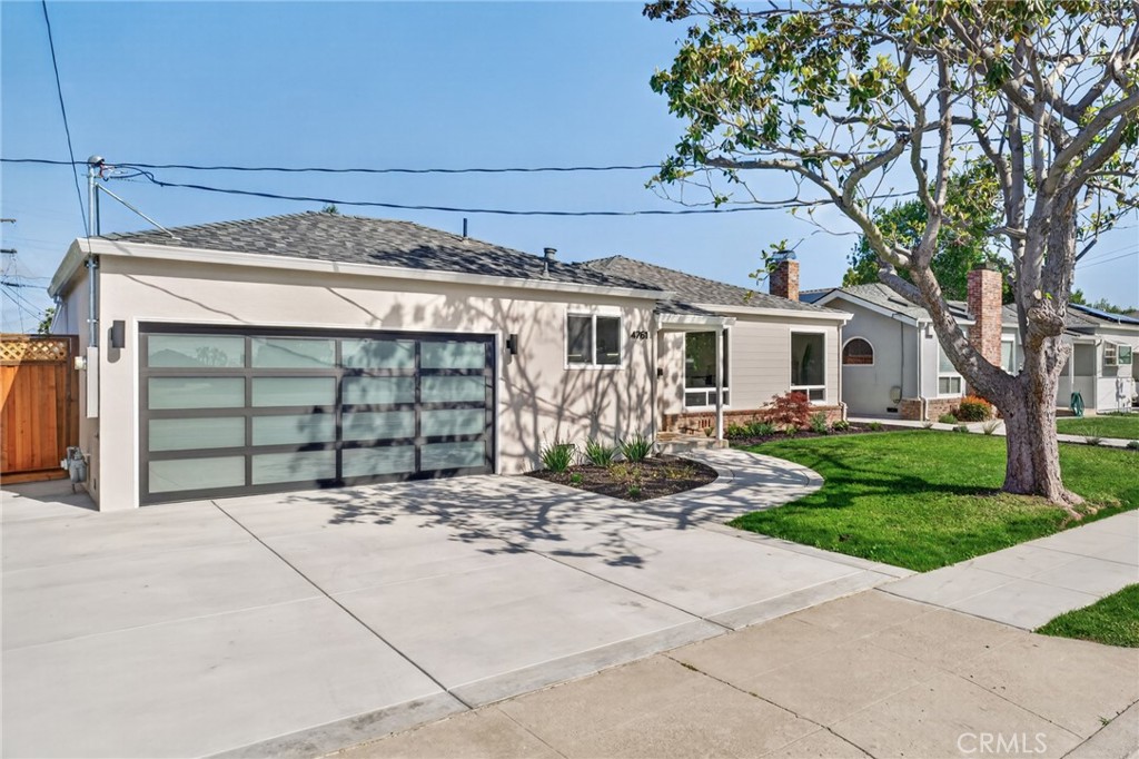 4761 Central