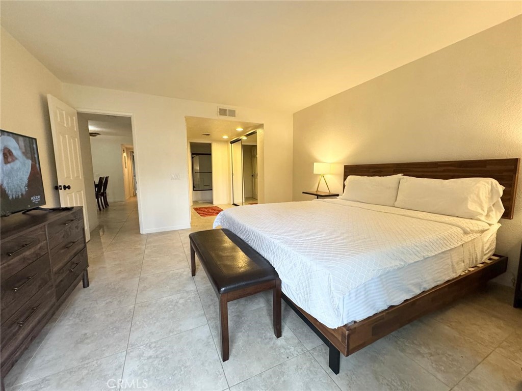 2701 E Mesquite Q69