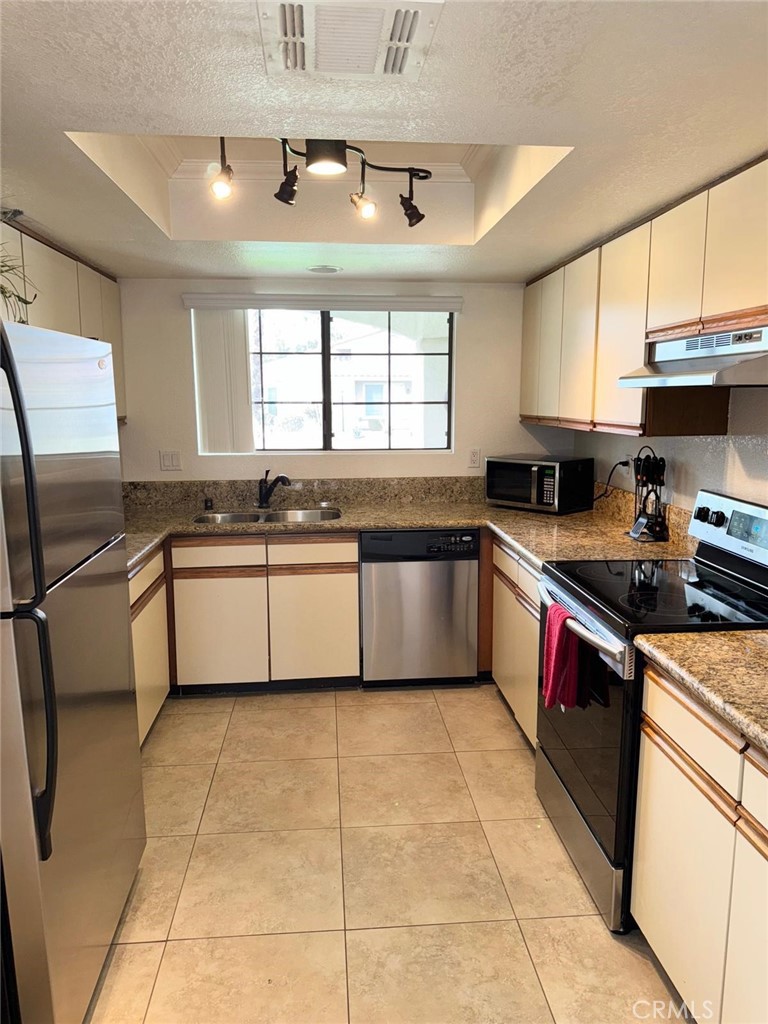 2701 E Mesquite Q69